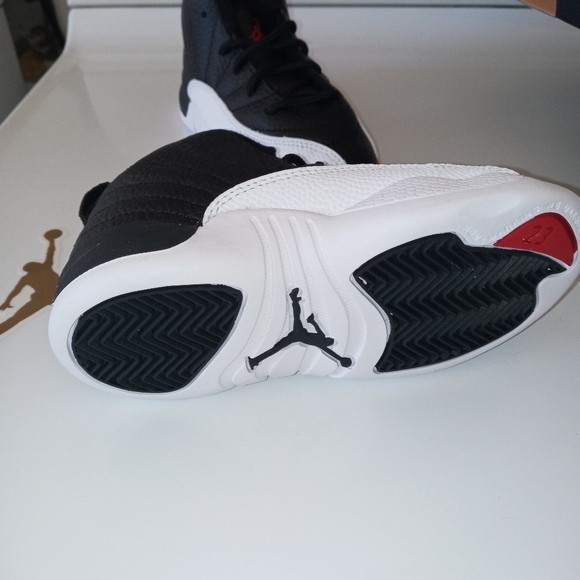 Jordan retro 12 playoffs toddler size 10 c
